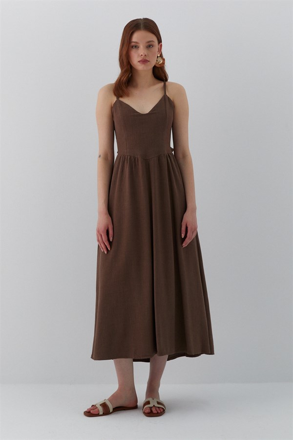 Arkadan Bağlamalı Askılı Midi Elbise Kahverengi