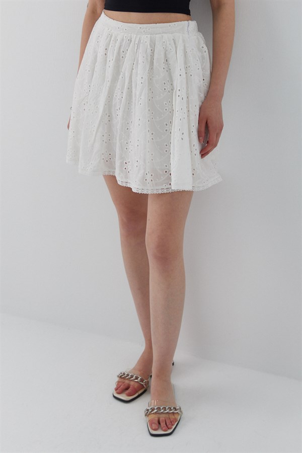 Brode Detaylı Şortlu Mini Etek Beyaz