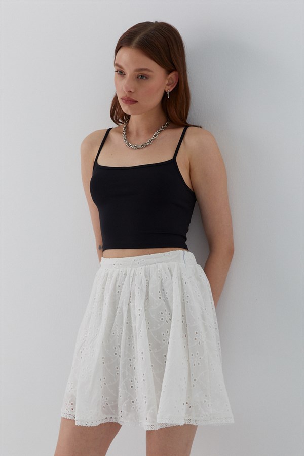 Brode Detaylı Şortlu Mini Etek Beyaz