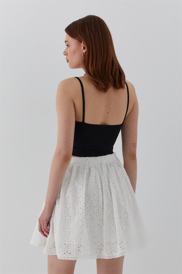 Brode Detaylı Şortlu Mini Etek Beyaz