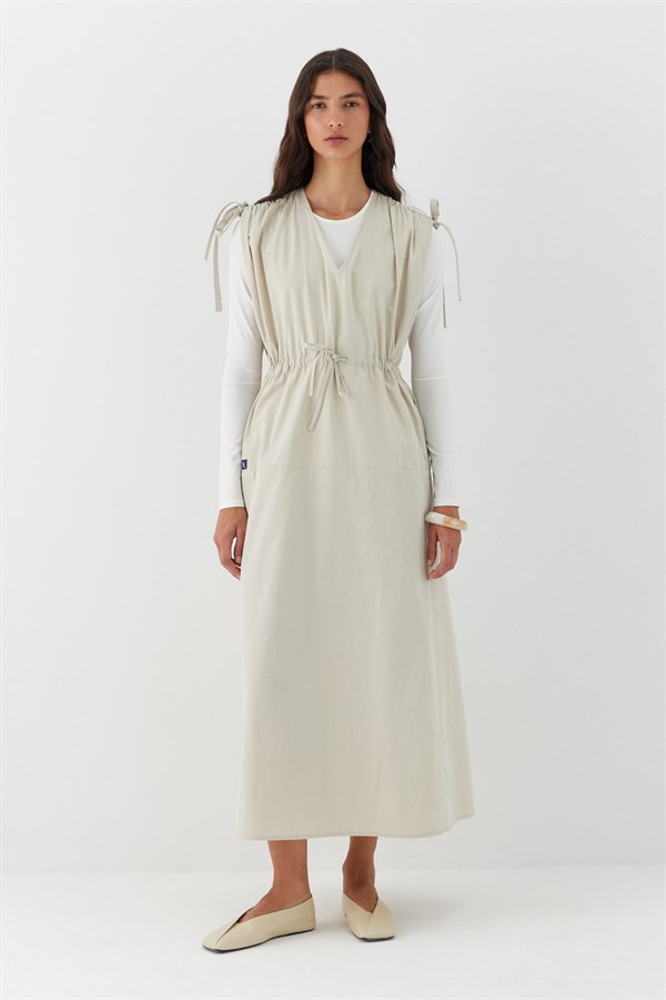 Büzgü Detaylı V Yaka Elbise Bej