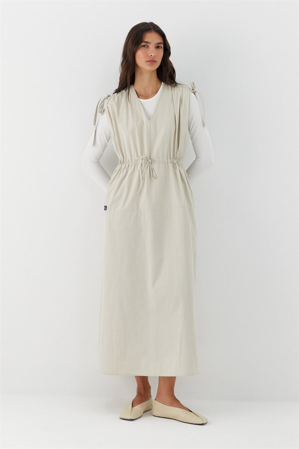 Büzgü Detaylı V Yaka Elbise Bej