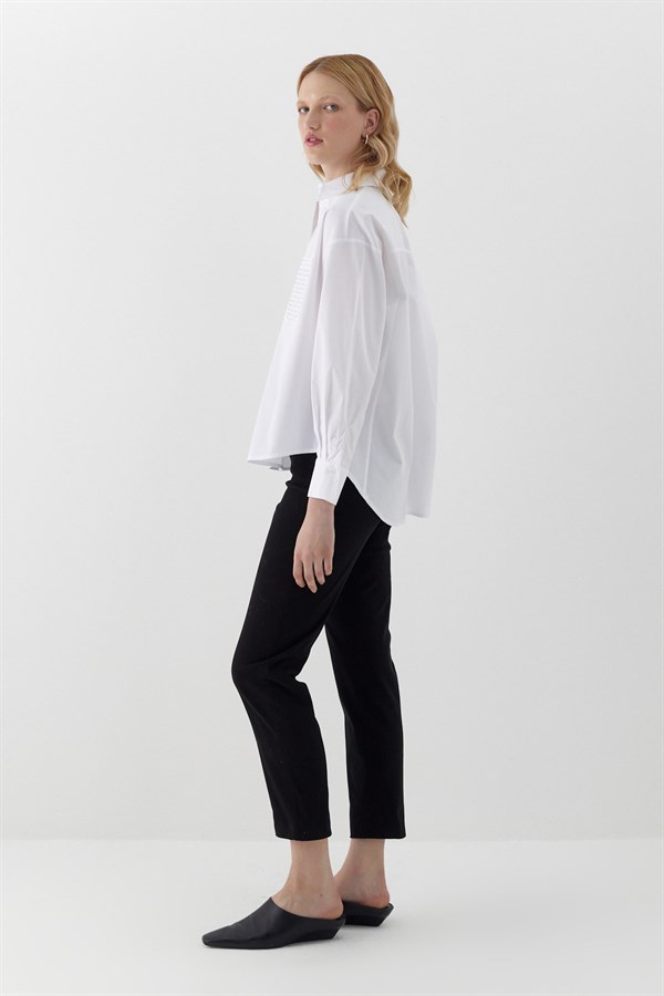 Cepleri Taş Detaylı Gömlek Beyaz