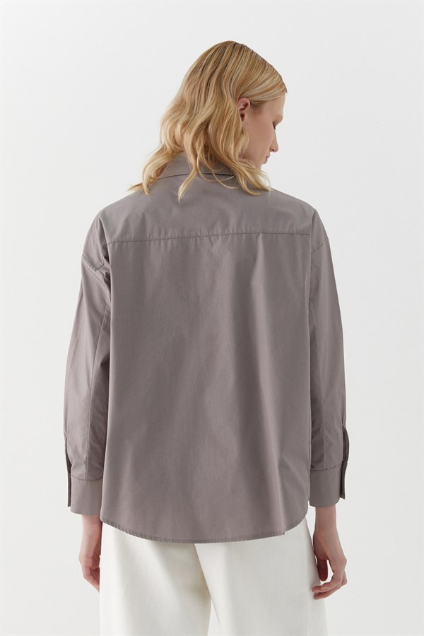 Cepleri Taş Detaylı Gömlek Gri