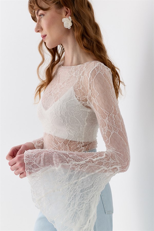 Dantel Asimetrik Romantik Kol Bluz Ekru