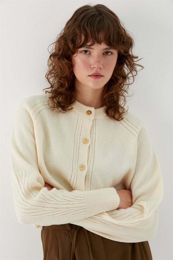 Dikiş Detaylı Triko Hırka Krem