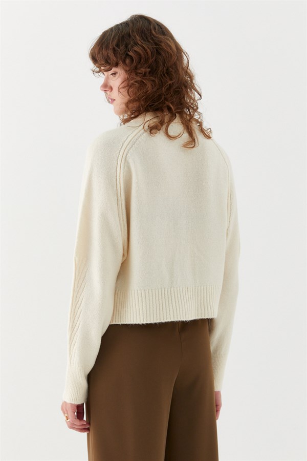 Dikiş Detaylı Triko Hırka Krem