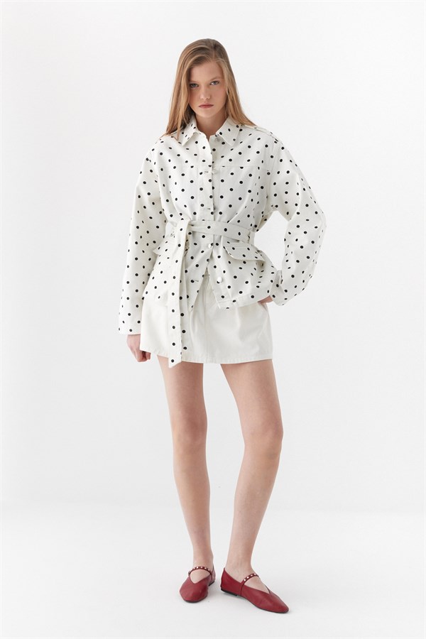 Kemerli Puantiyeli Oversize Ceket Beyaz