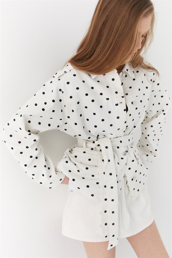Kemerli Puantiyeli Oversize Ceket Beyaz