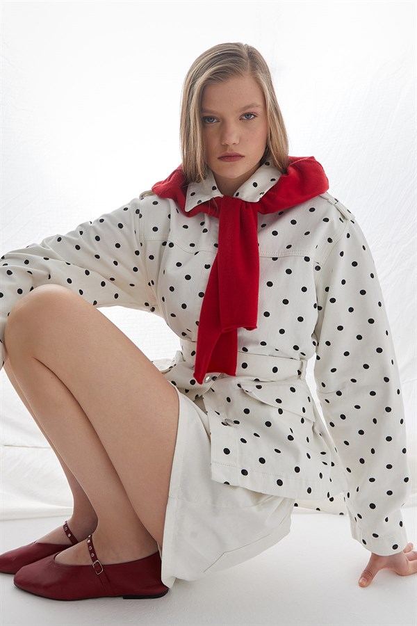 Kemerli Puantiyeli Oversize Ceket Beyaz