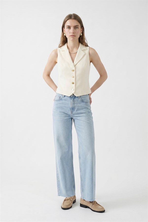 Klasik Yakalı Düğmeli Yelek Ekru