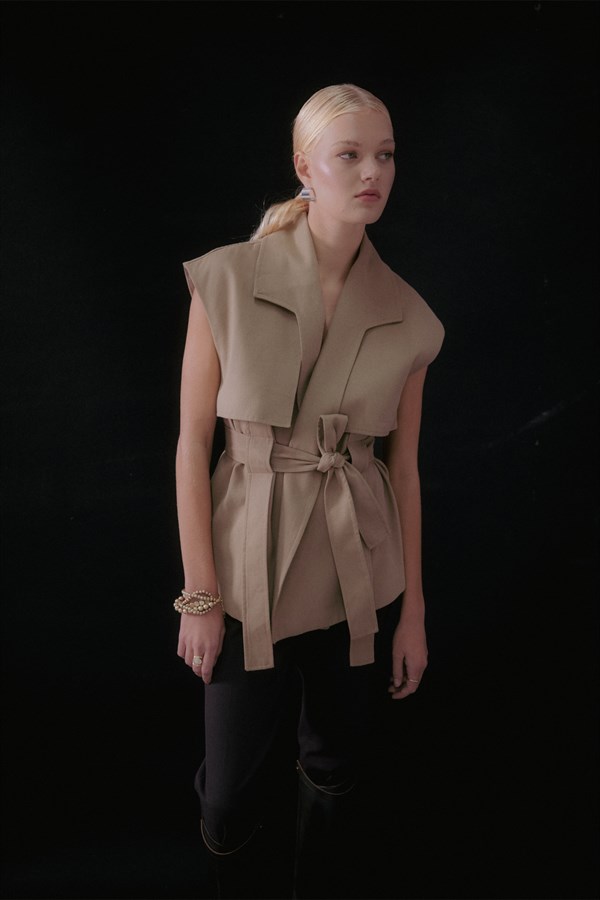 Kuşaklı Uzun Yelek Bej