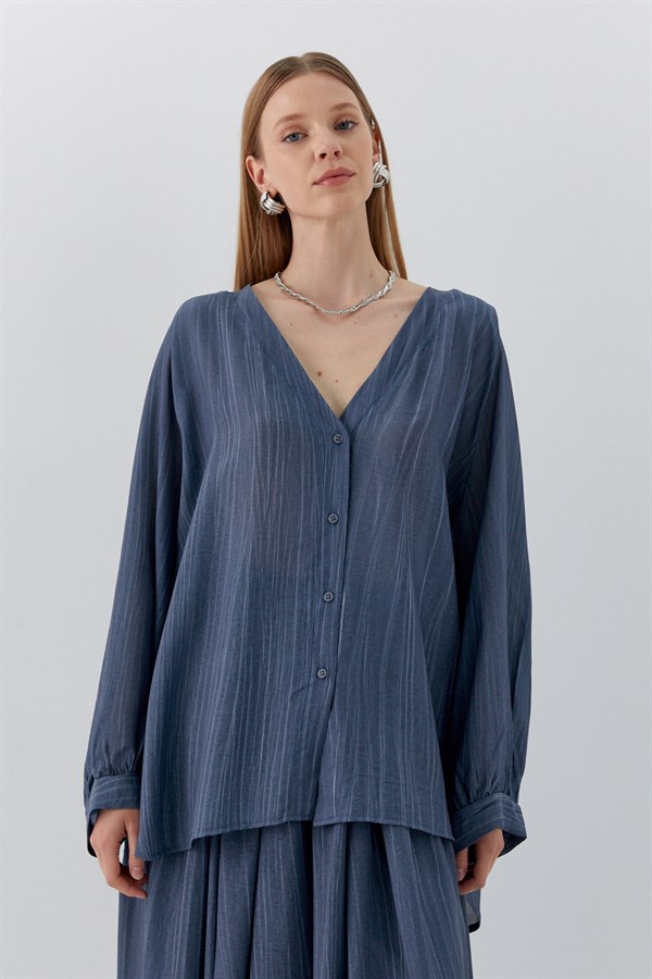Oversize V Yaka Gömlek İndigo