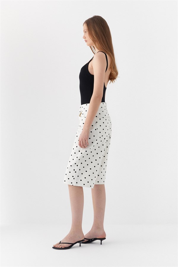 Puantiyeli Uzun Bermuda Şort Beyaz