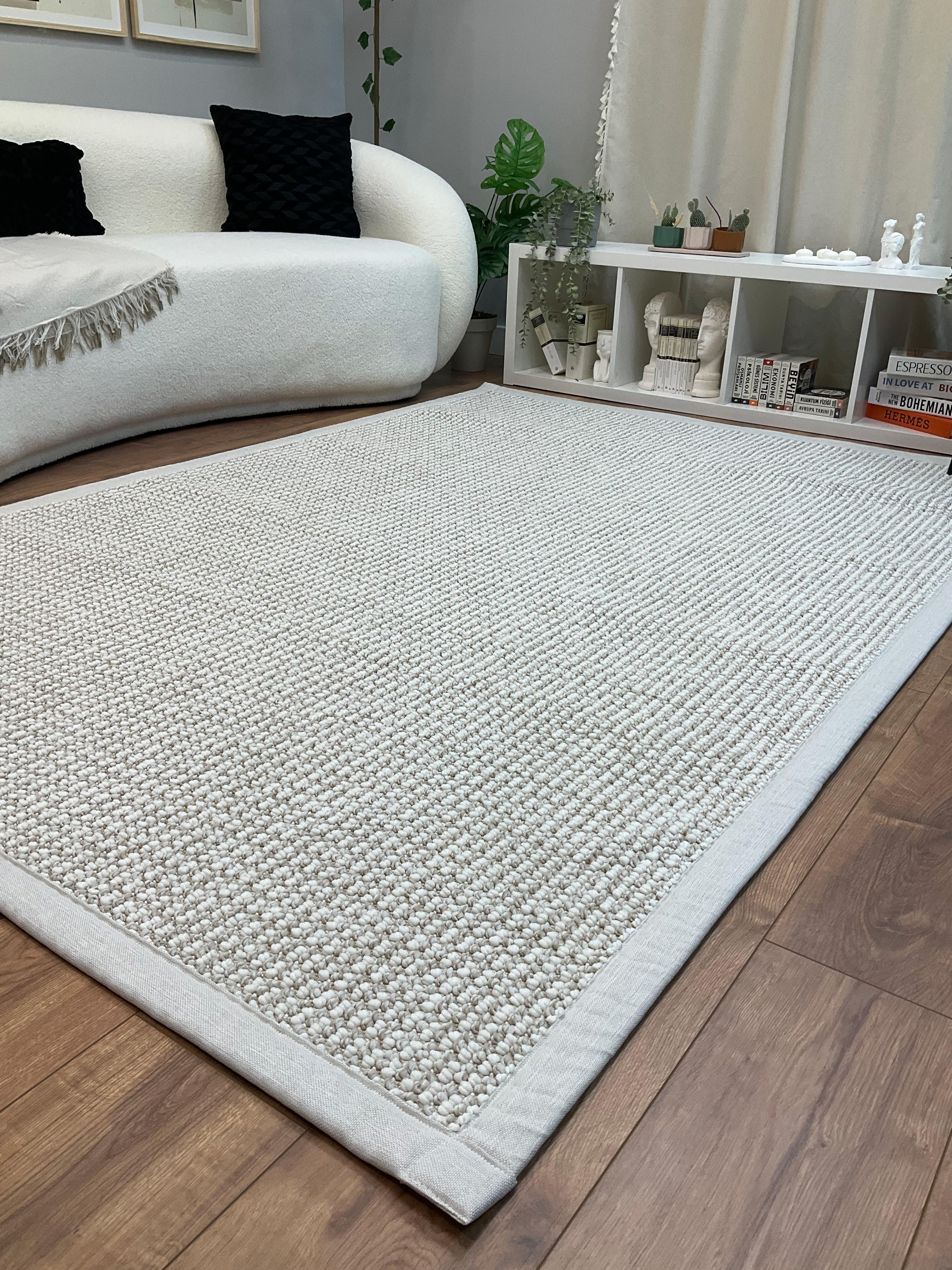Kumaş Bordurlu Bukle Halı Modelleri – Toz vermez, Yıkanabilir, Uzun ÖmürlüSaraz HalıKumaş Bordür Bej Bukle Krem Bordür  Halı Salon Koridor Mutfak Çocuk Odası Halısı  Kilim S266