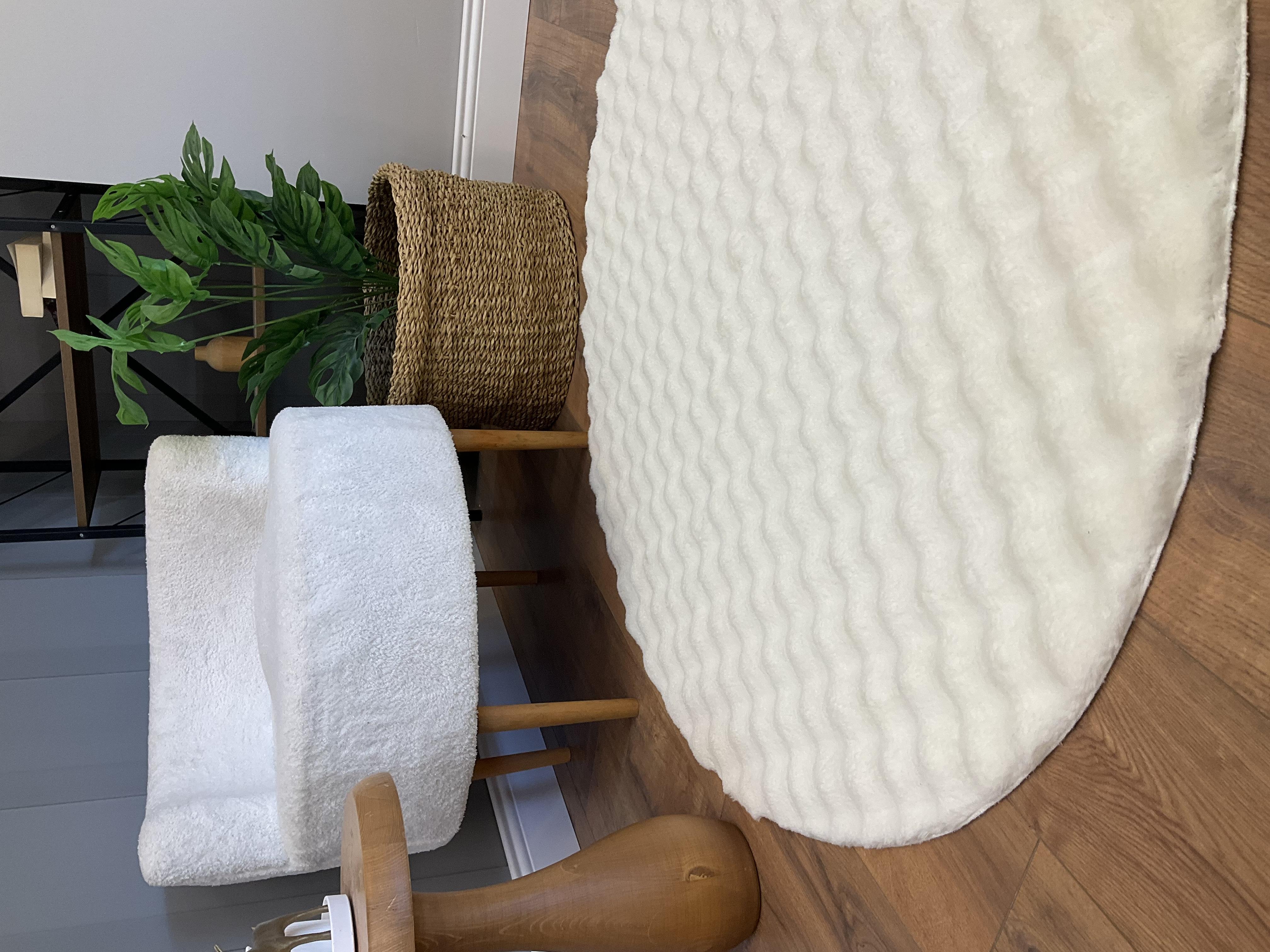 TİCİMAXSARAZ HALIBubble Tavşan Yuvarlak Post Yumuşacık Tavşan Tüyü Kaymaz Yıkanabilir Krem