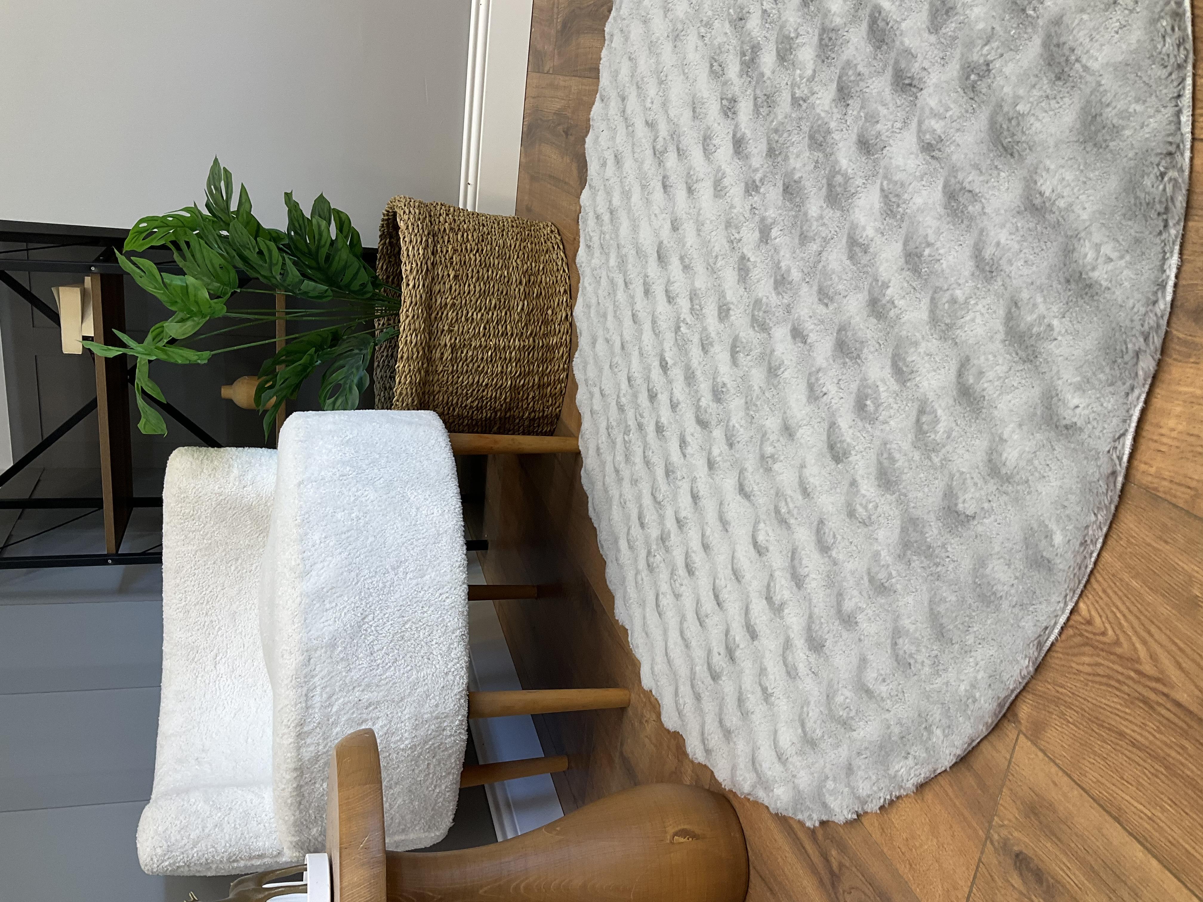 TİCİMAXSARAZ HALIBubble Tavşan Yuvarlak Post Yumuşacık Tavşan Tüyü Kaymaz Yıkanabilir Gri