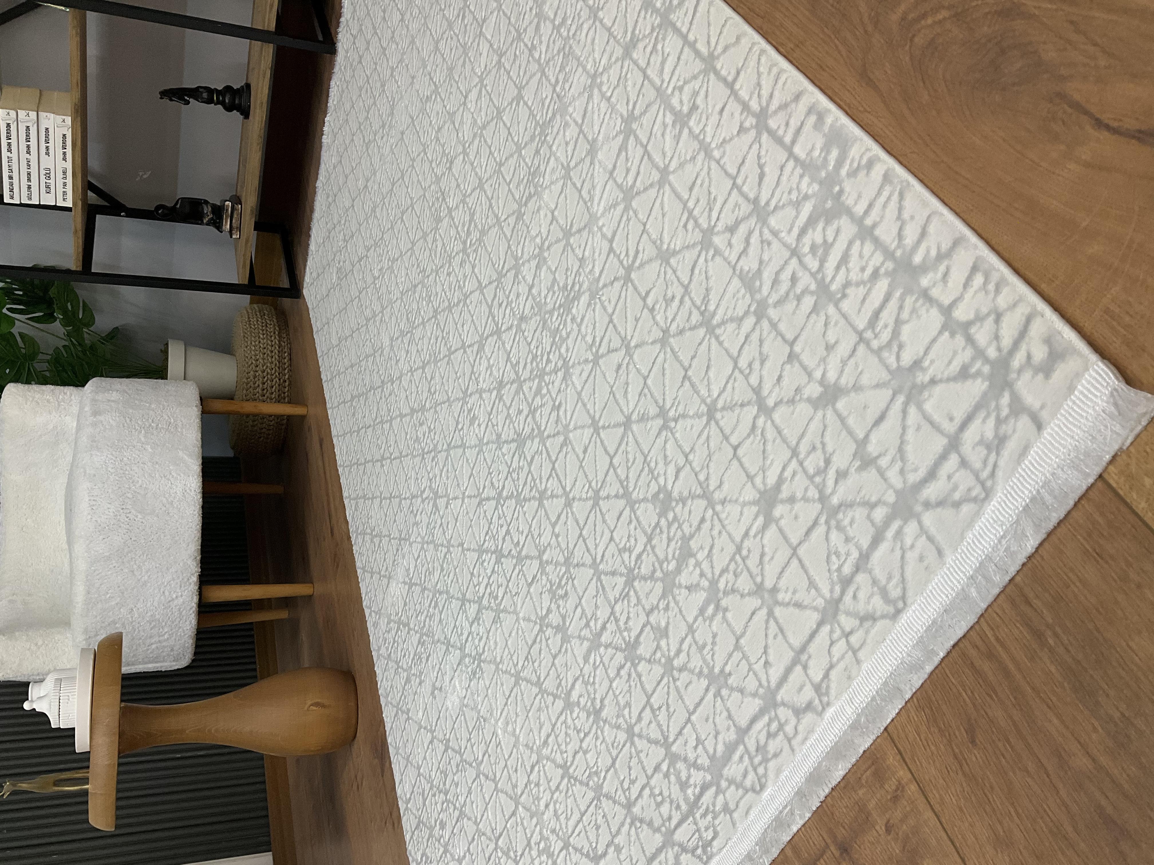 TİCİMAXSARAZ HALIYıldız Serisi Saten Bambu Kadife Yıkanabilir Halı Beyaz