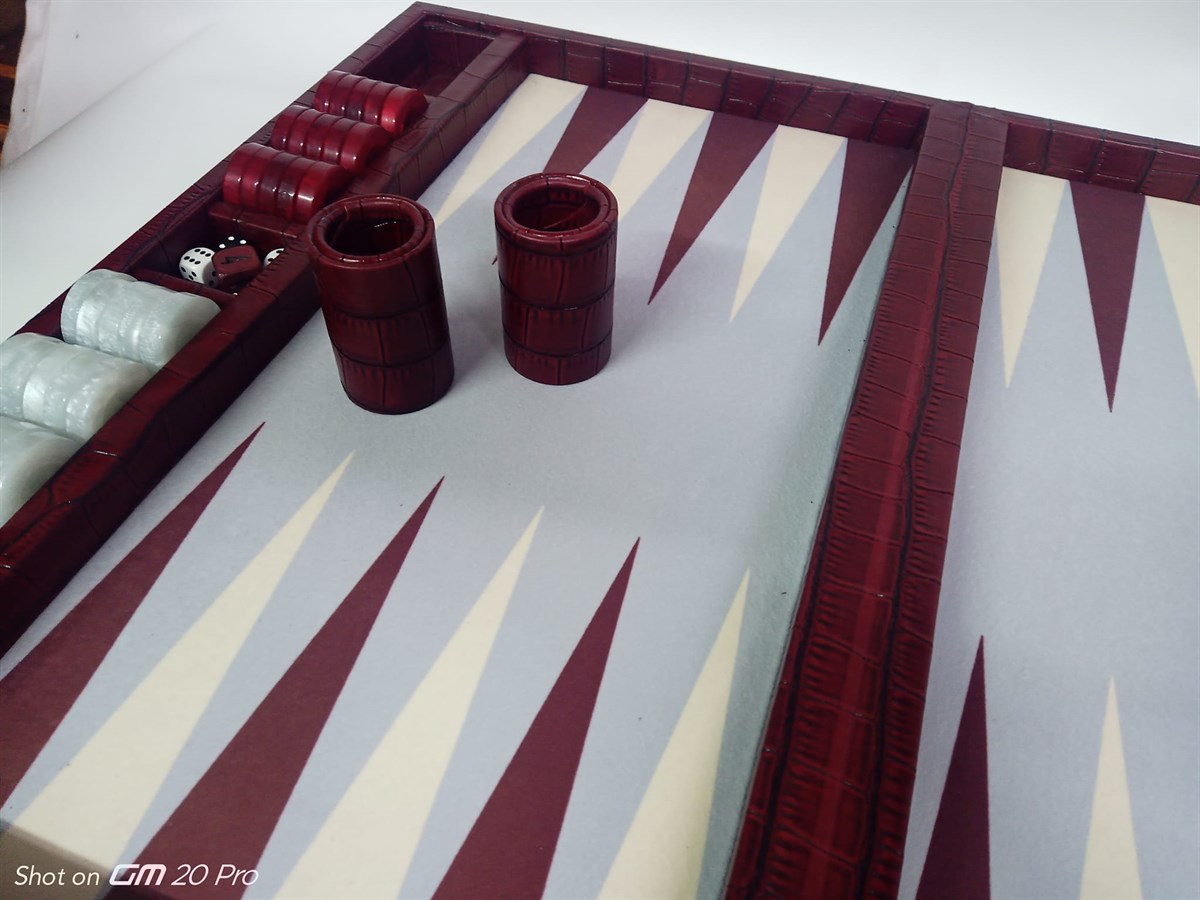 Bordo-Beyaz-Gri Uçgen Suni Deri Kaplamalı El Yapımı Tavla 