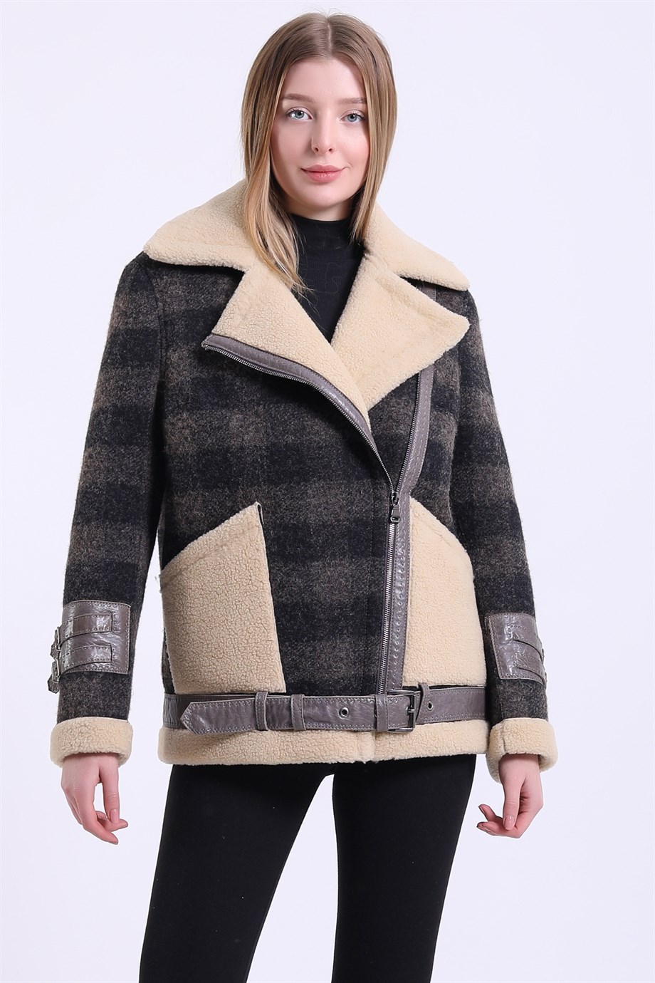 سترة من صوف الحمل بيج بنقش مربعات وصف أزرار مزدوج, LC Leather Club