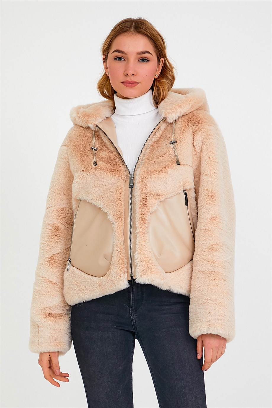 Bej Kuzu Derisi Aksesuarlı Puffer MontMont