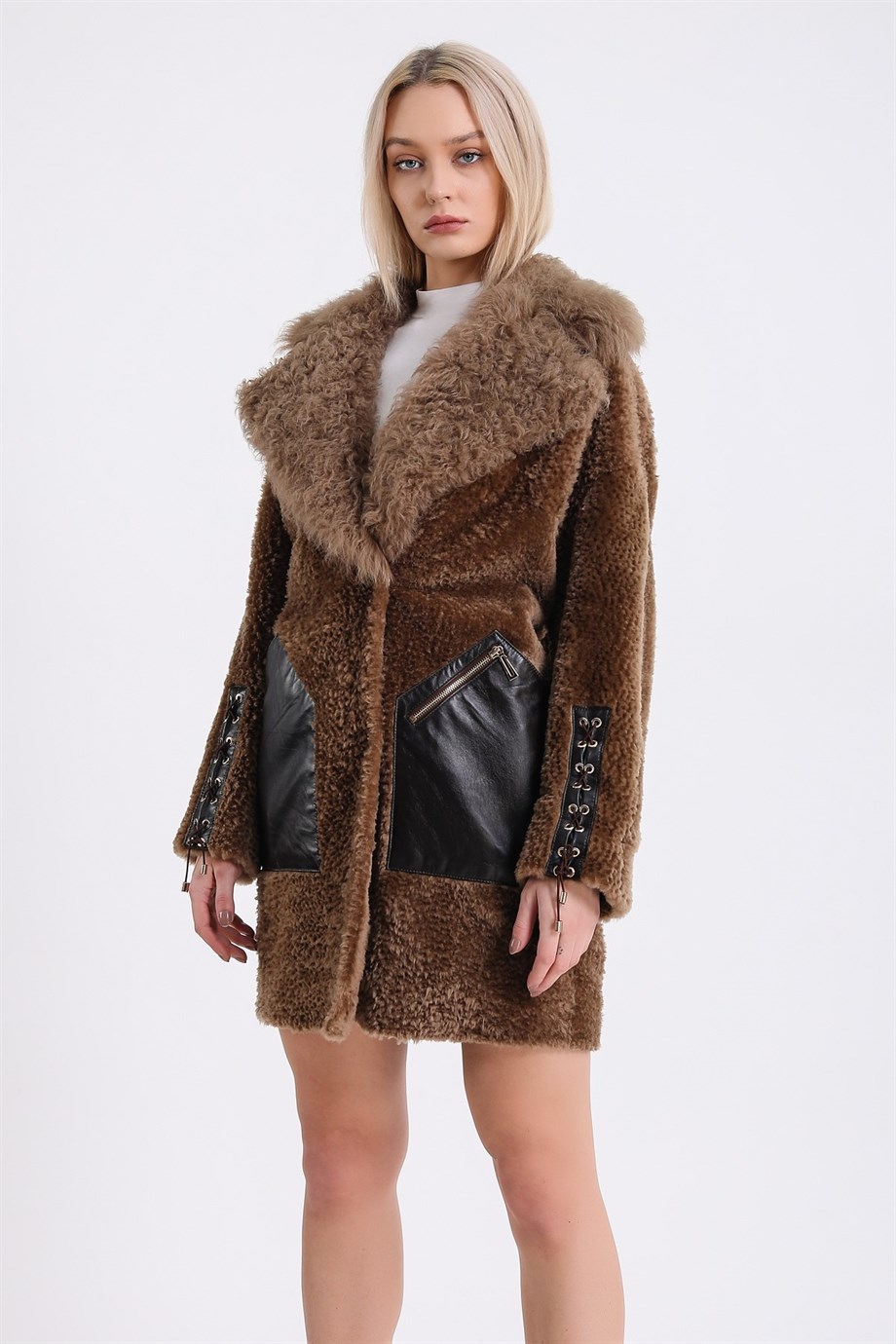 معطف فرو حملان أستراخان بني, LC Leather Club