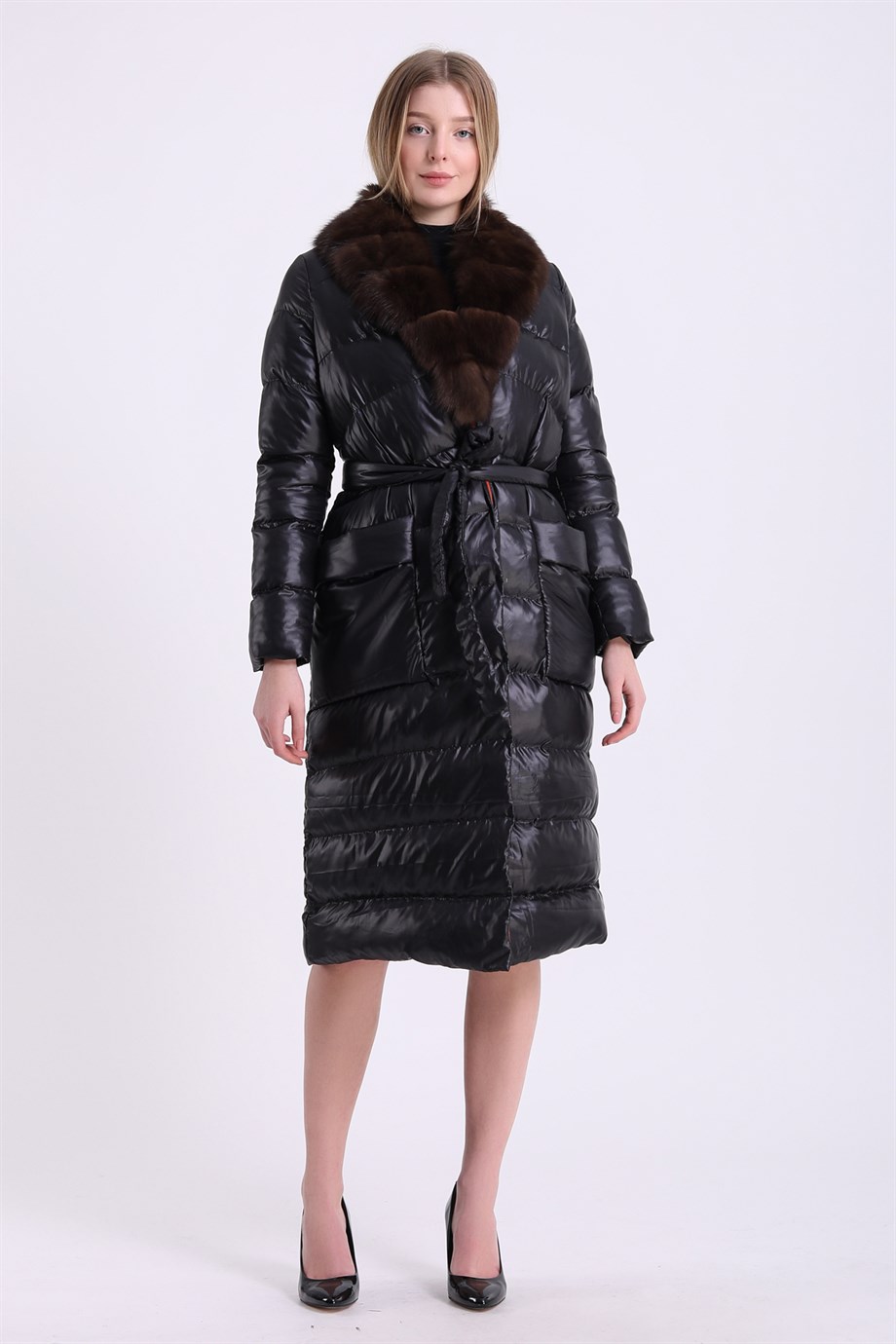 Чёрный пуховик с отделкой из меха соболя, LC Leather Club