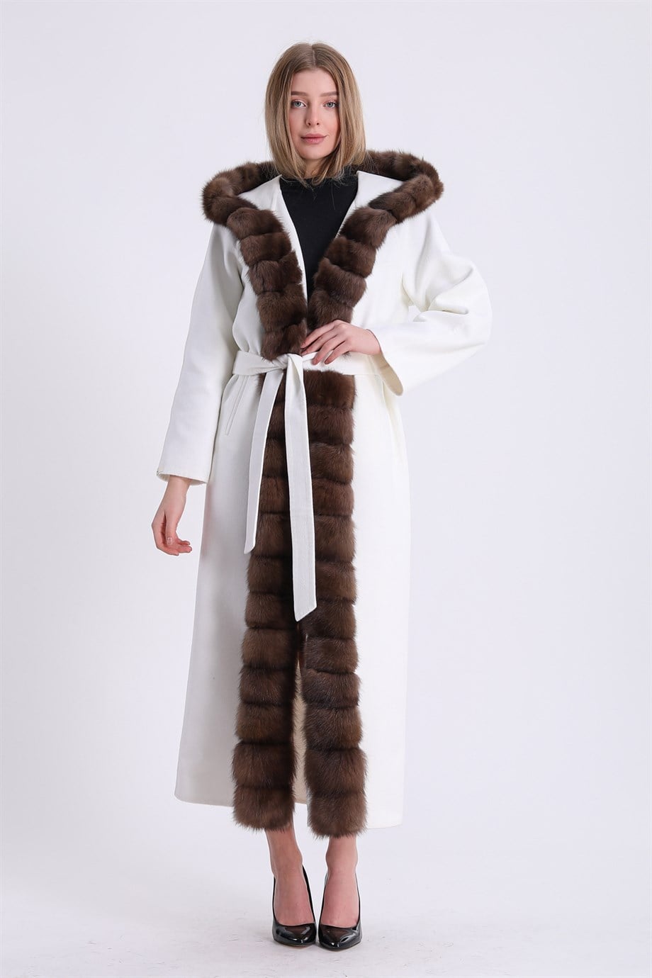 Beyaz Sable Kürk Aksesuarlı Kapüşonlu Alpaka KabanKaban