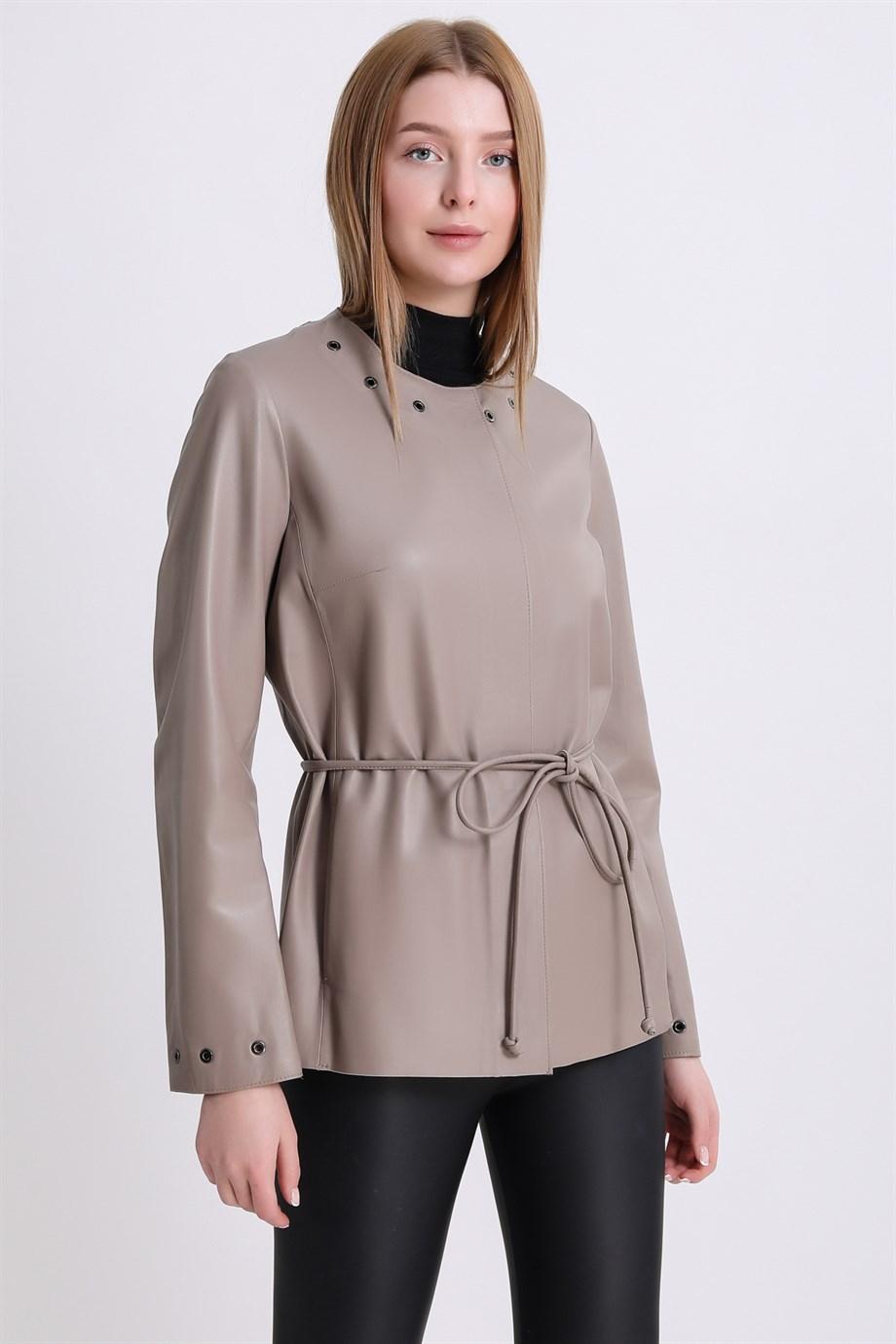 Krem Kuşaklı Deri Kaban