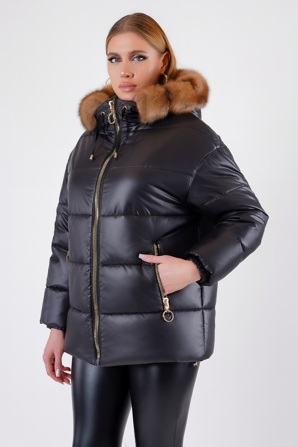 Siyah Mat Kürk Aksesuarlı Puffer MontMont