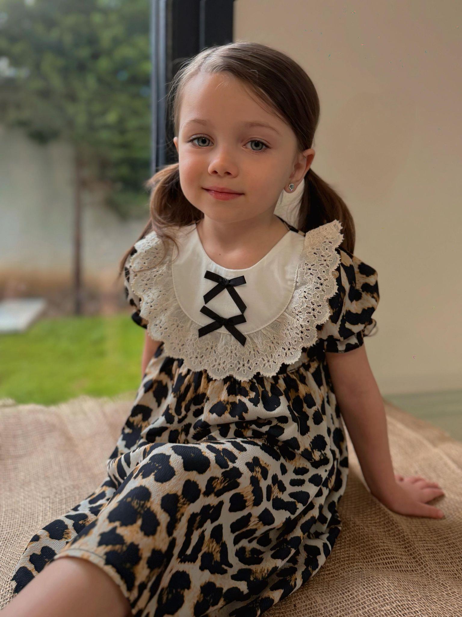 Kız Çocuk Leopar Desenli Yakası Güpür Detaylı Elbise-Kız Çocuk Elbise-Bebegimindolabinda.com