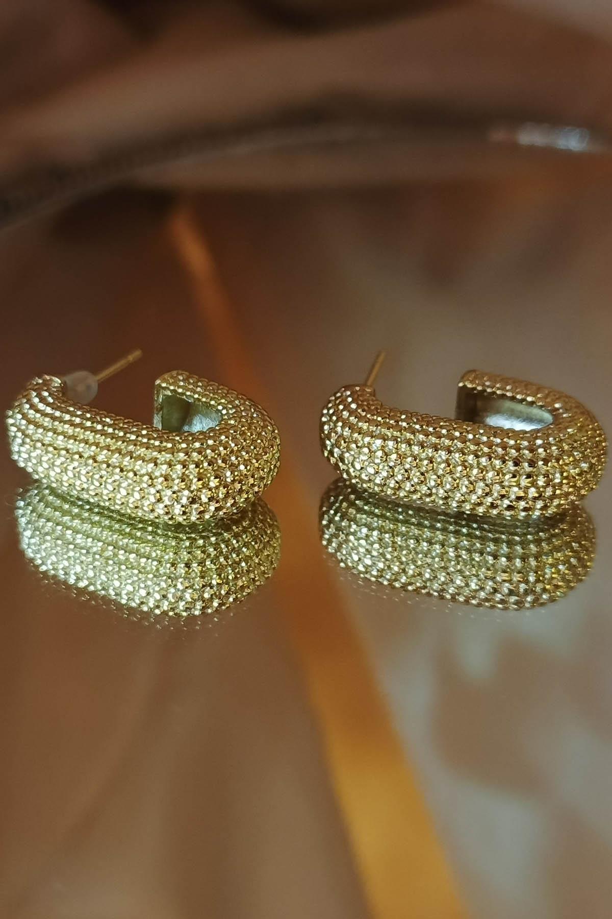 Eswomes Kabartmalı U Halka Küpe Gold