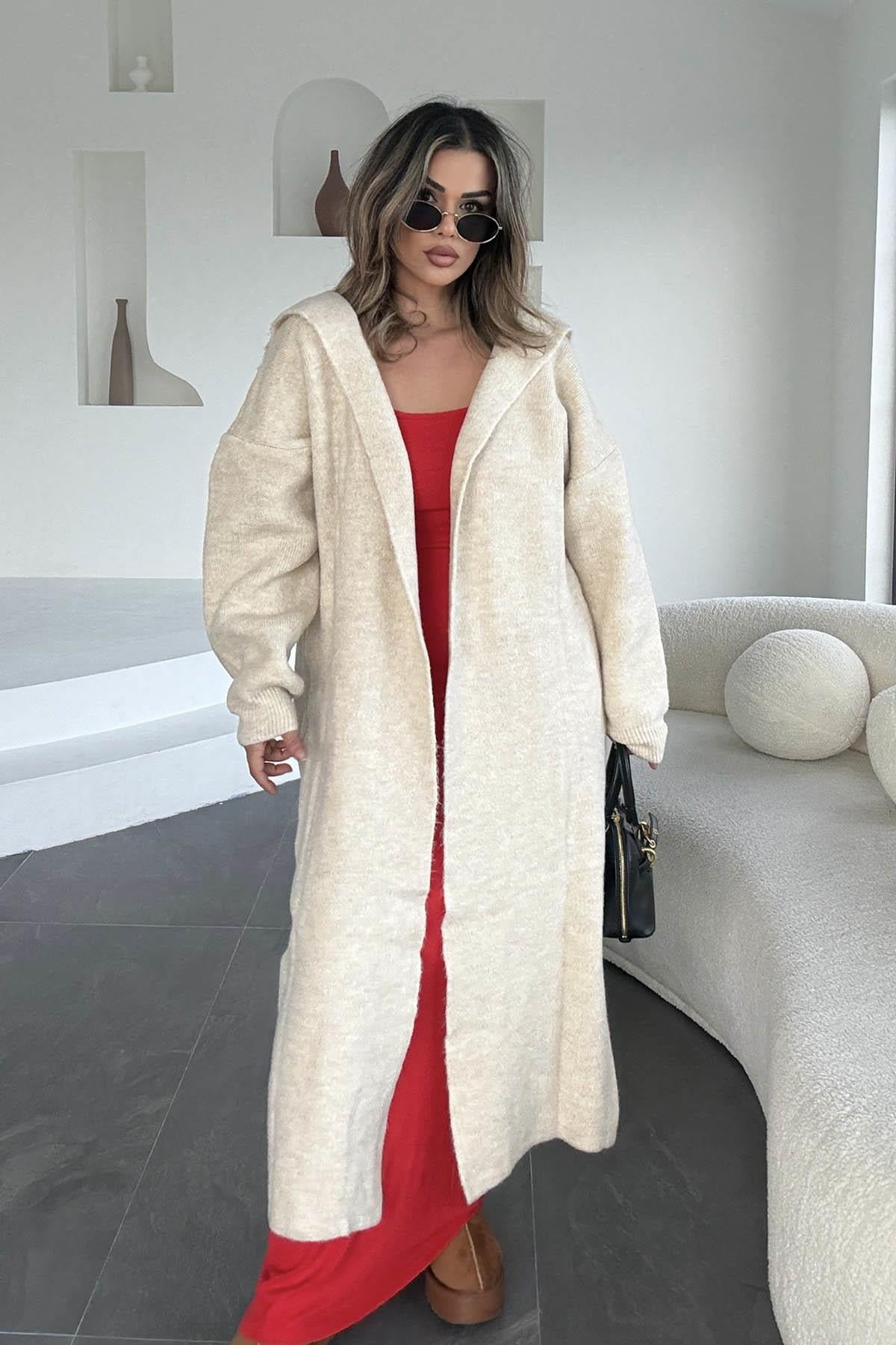 Eswomes Kapüşonlu Oversize Kemerli Uzun Hırka Beyaz