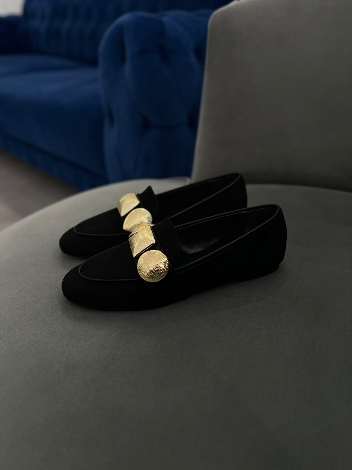 Loafer siyah  süet görünümlü ayakkabı.Gold detaylı metal .36 ve 43 arası