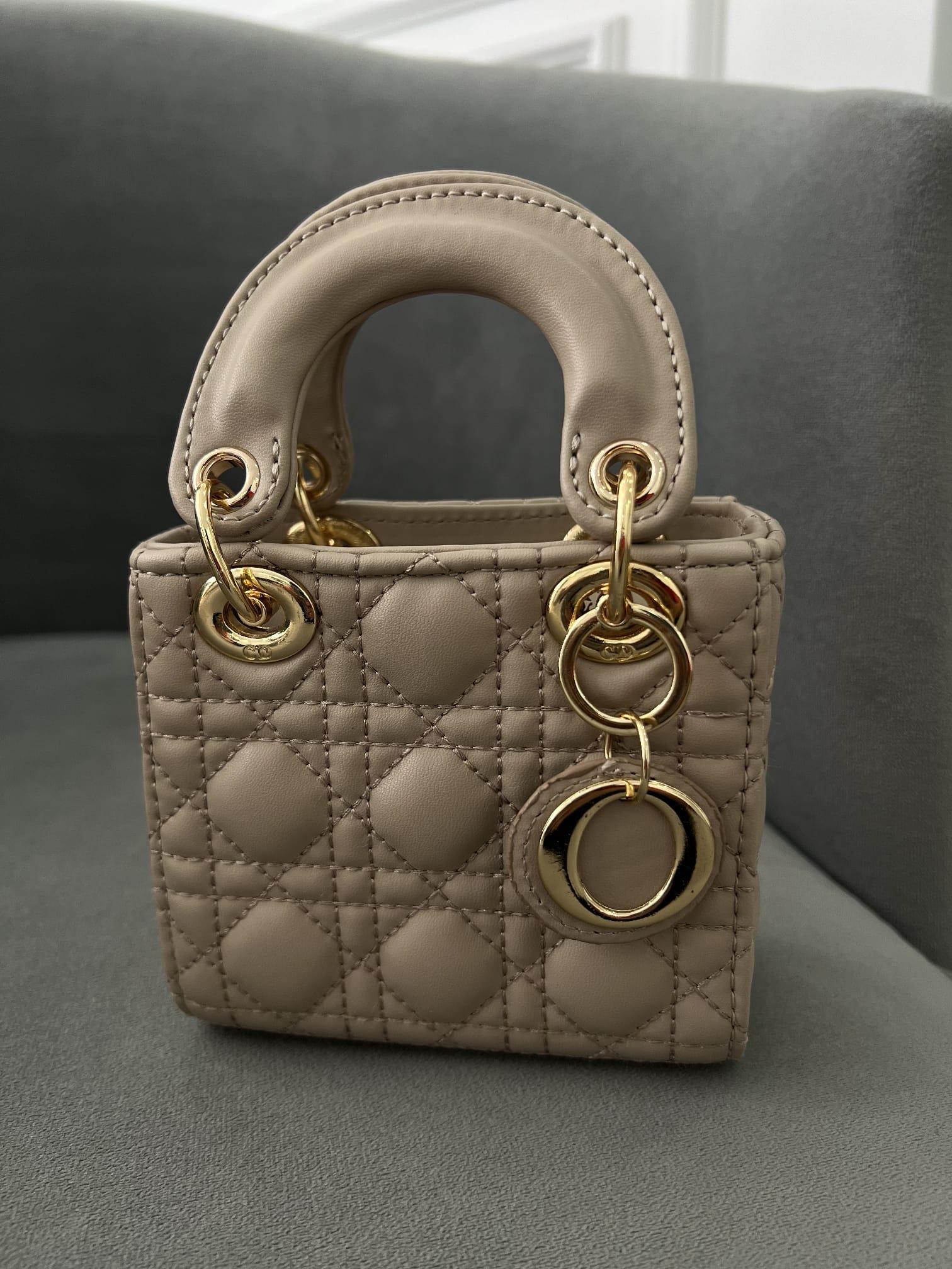 Mini Bej Çanta – Mat Deri Zincir Askılı