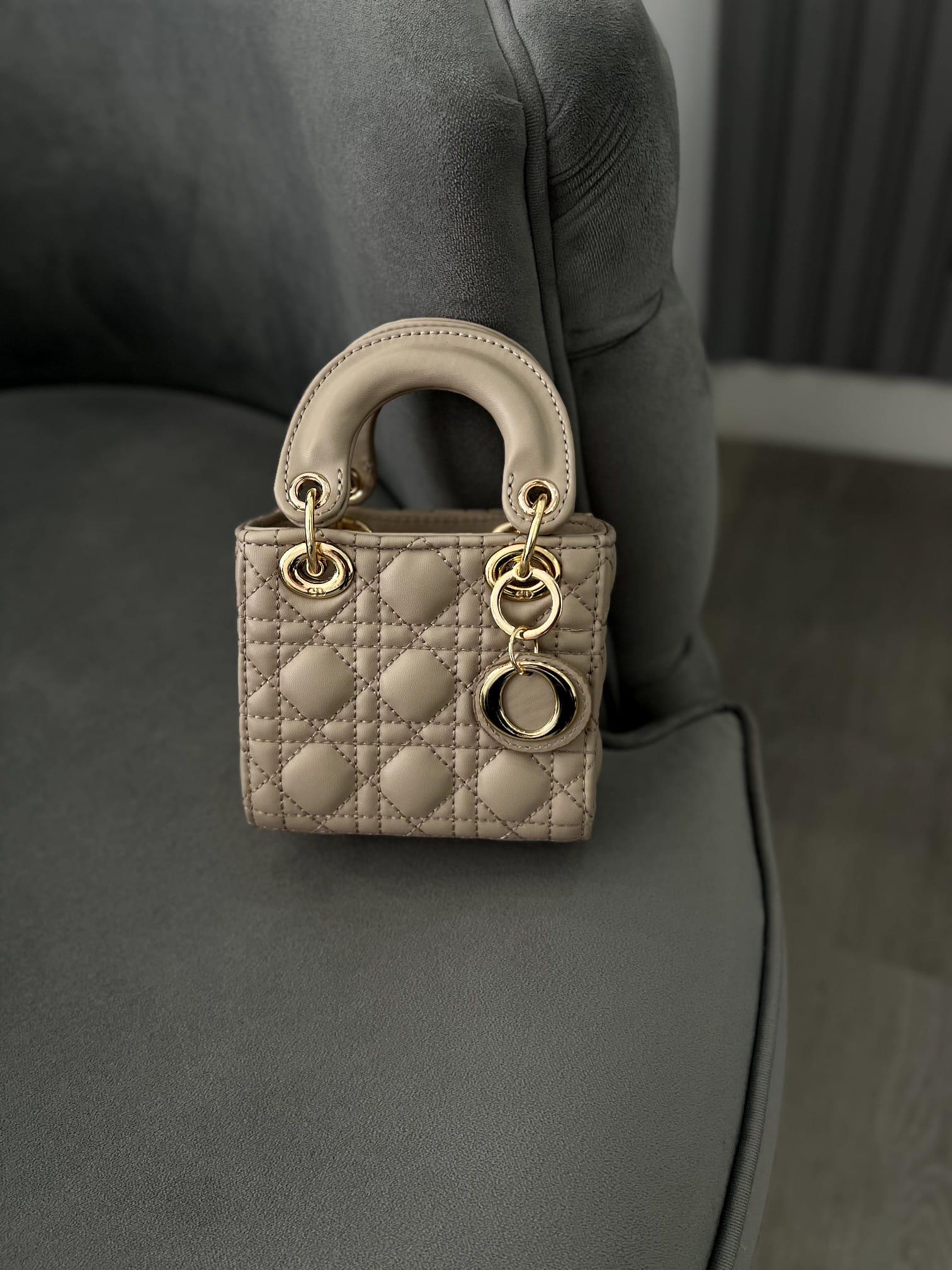 Mini Bej Çanta – Mat Deri Zincir Askılı