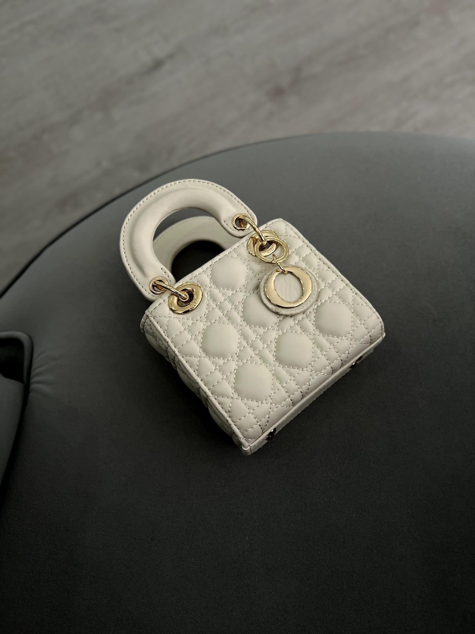 Mini acık bej Çanta – Mat Deri Zincir Askılı