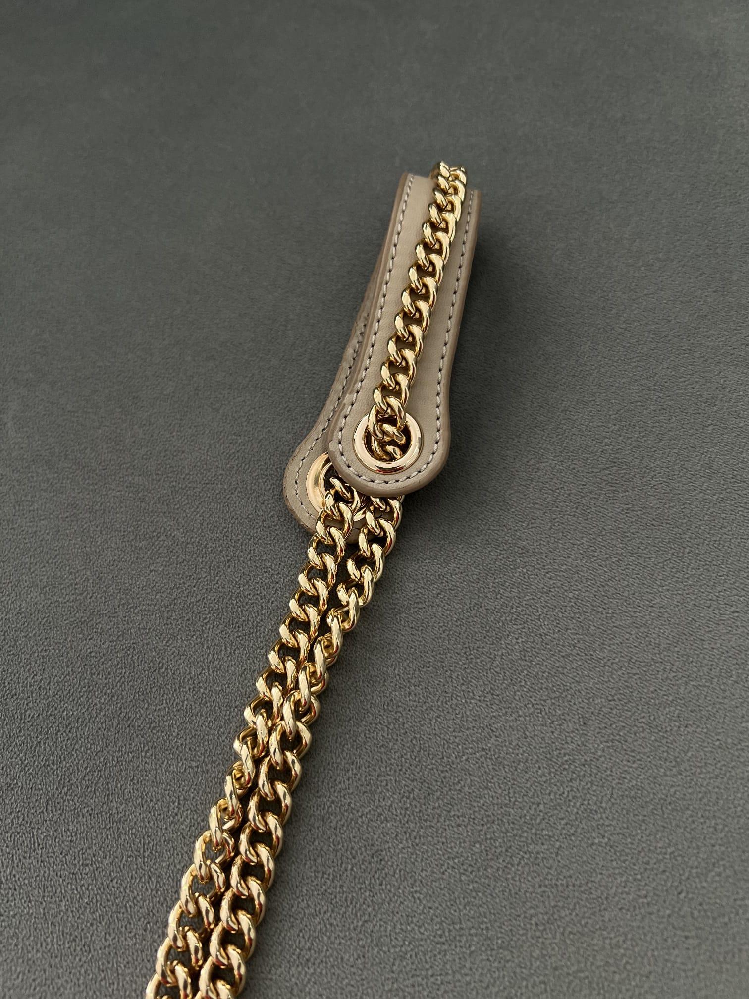 Mini Bej Çanta – Mat Deri Zincir Askılı