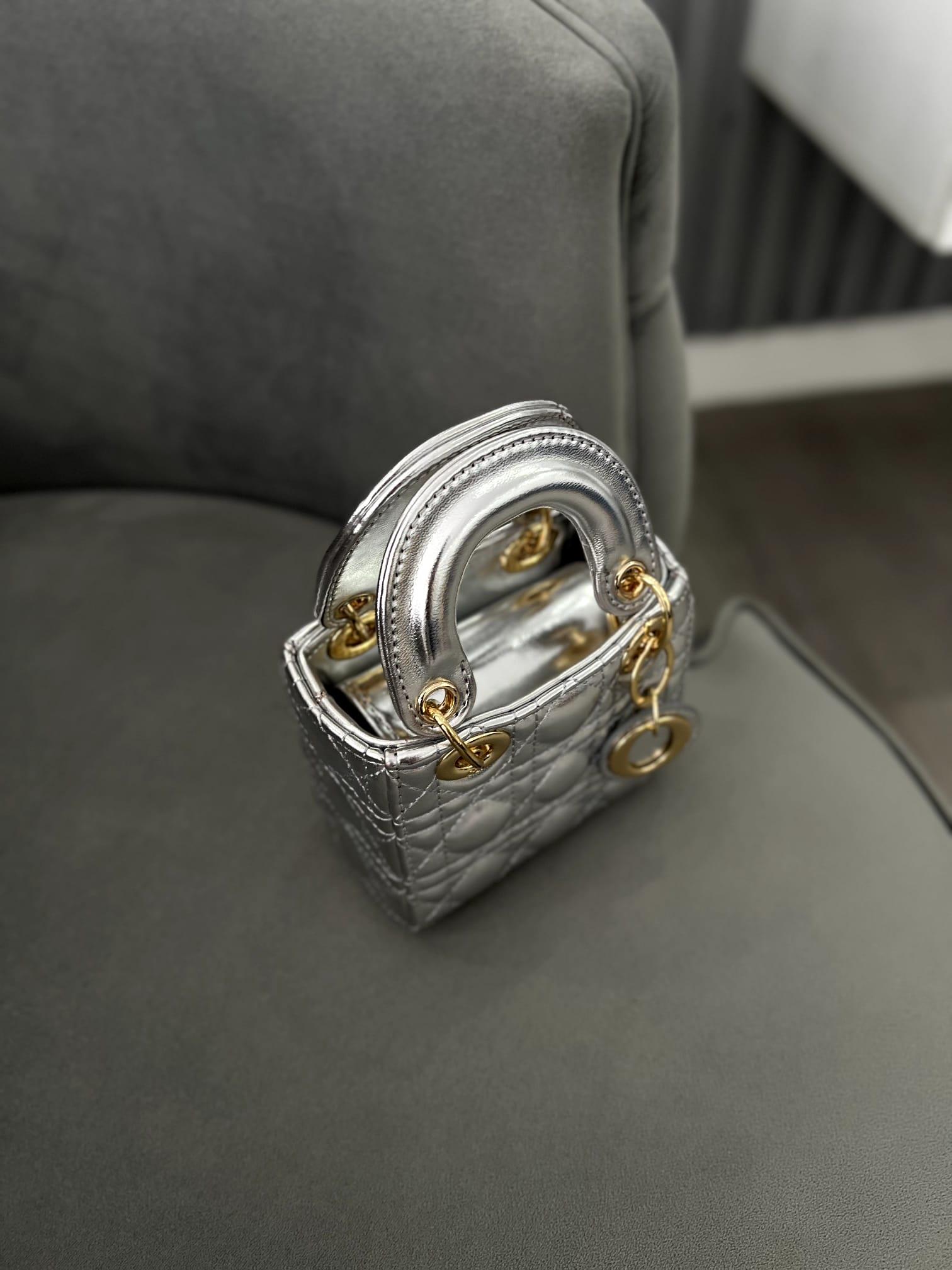 Mini Gümüş Çanta – Mat Deri Zincir Askılı