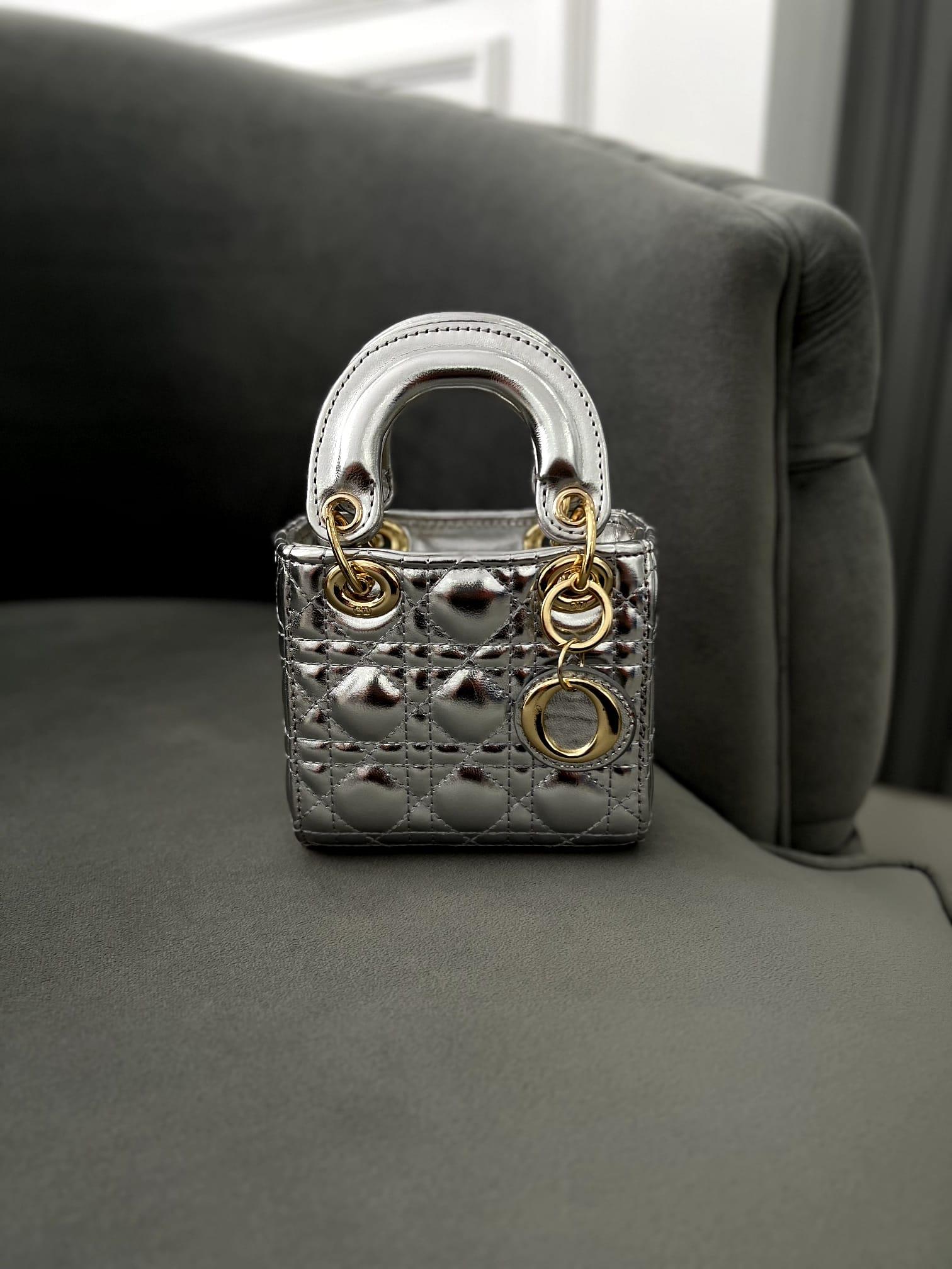 Mini Gümüş Çanta – Mat Deri Zincir Askılı