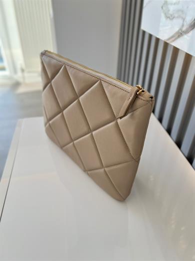  Bej Kapitone Şık Clutch  Zarif ve Minimal Tasarım