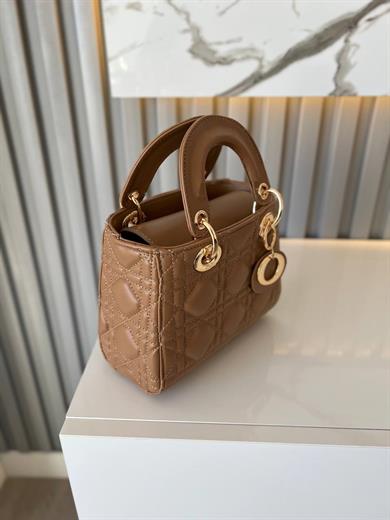  MAT BAL RENK KADIN ÇANTA 