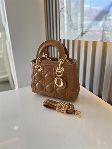  MAT BAL RENK KADIN ÇANTA 