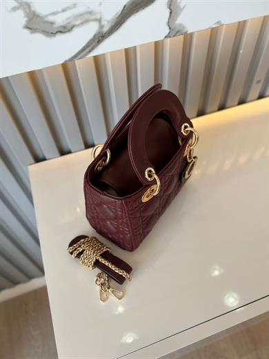  MAT BORDO KADIN ÇANTA 