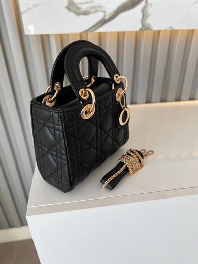  MAT SİYAH KADIN ÇANTA 