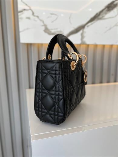  MAT SİYAH KADIN ÇANTA 