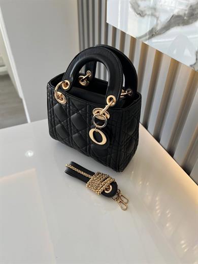  MAT SİYAH KADIN ÇANTA 