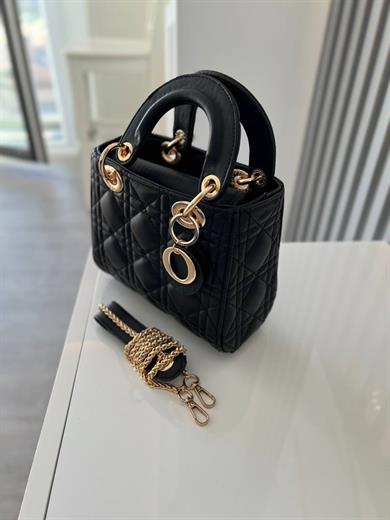  MAT SİYAH KADIN ÇANTA 