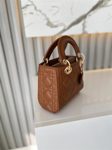  MAT TABA KADIN ÇANTA 