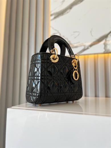  RUGAN SİYAH KADIN ÇANTA